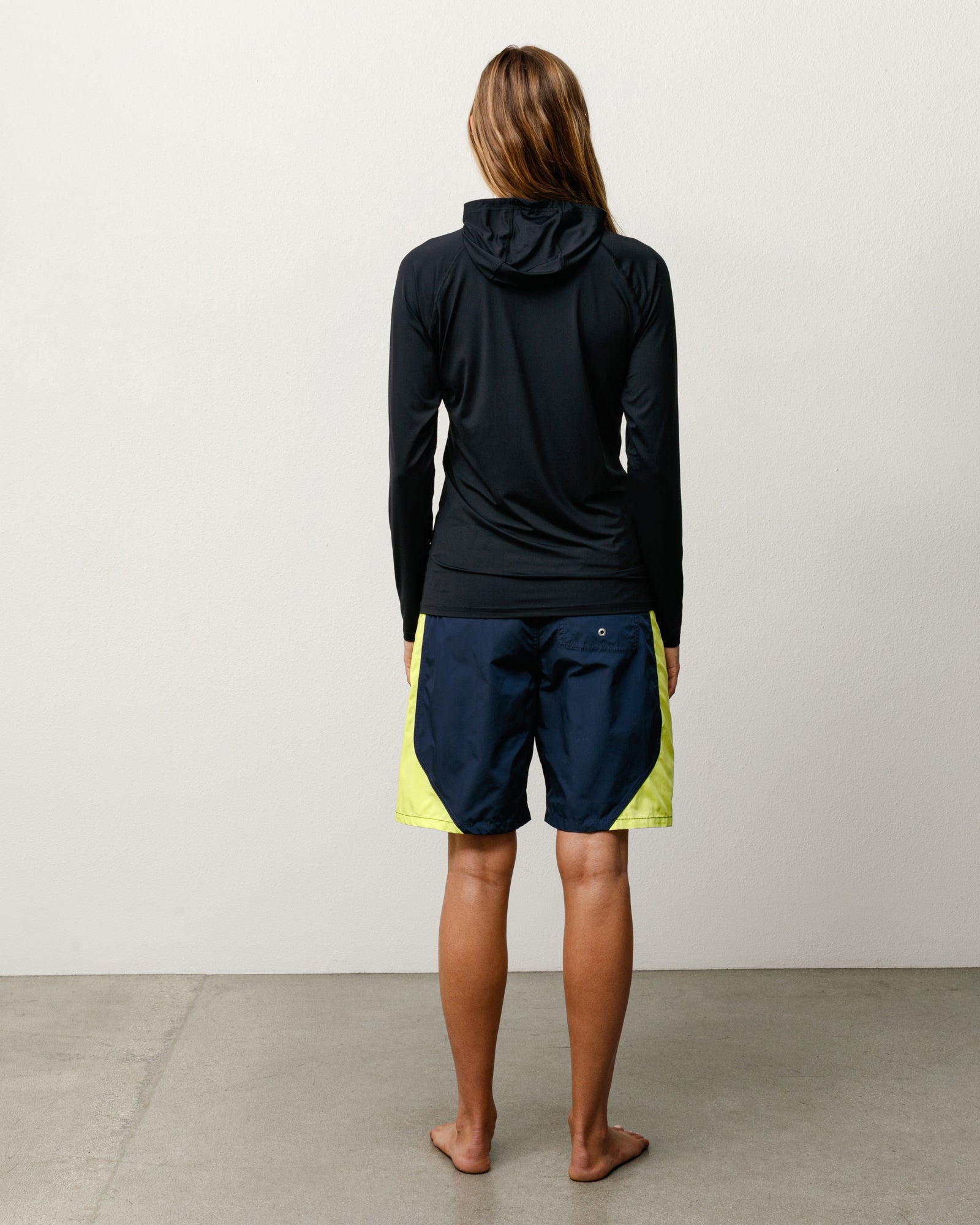 HOODED RASH GUARD